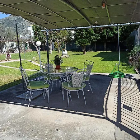 Сasa de vacaciones Itea's Garden House