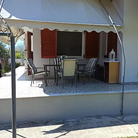 בית נופש Itea's Garden House